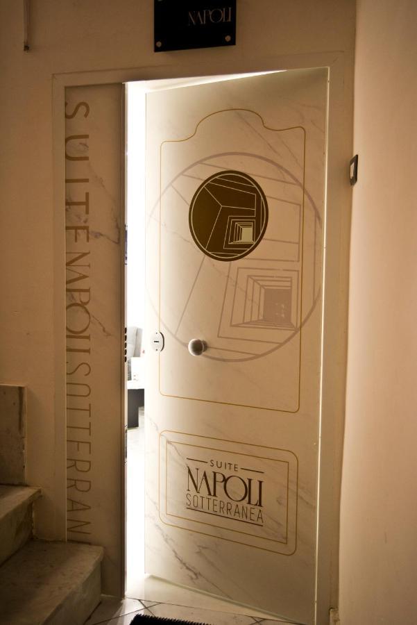 Suite Napoli Sotterranea Con Jacuzzi Bagian luar foto