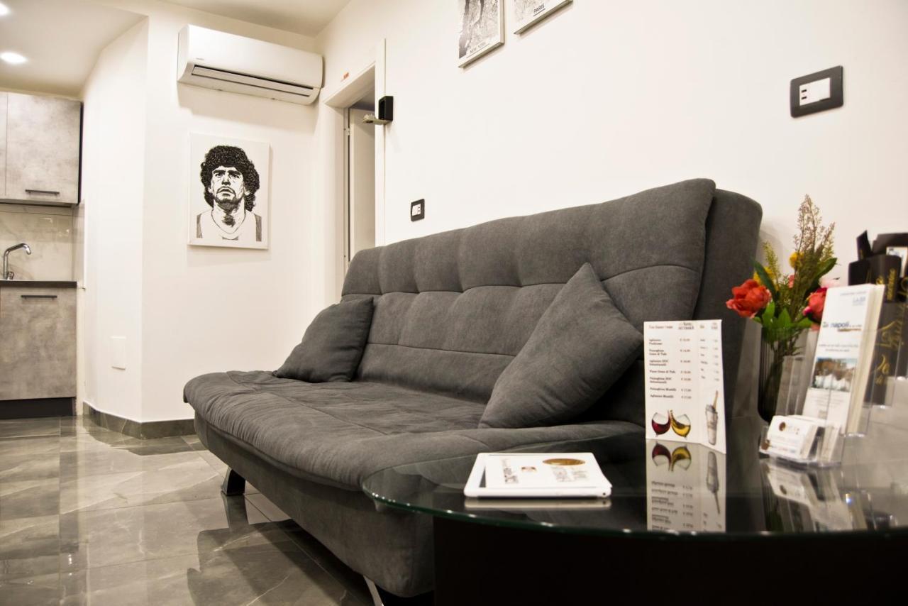 Suite Napoli Sotterranea Con Jacuzzi Bagian luar foto