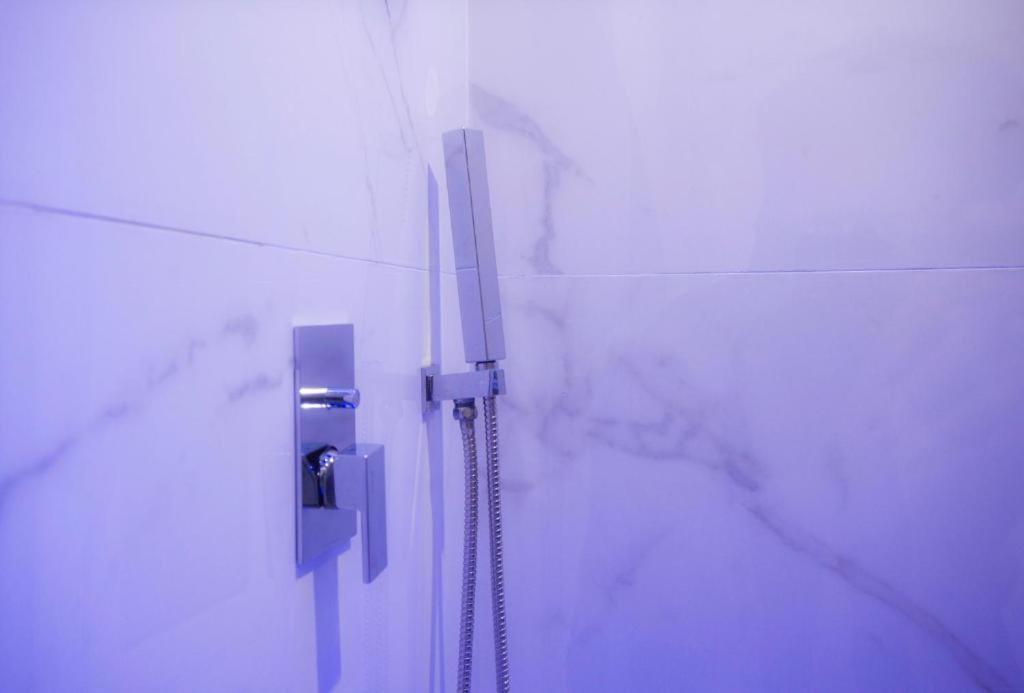 Suite Napoli Sotterranea Con Jacuzzi Bagian luar foto