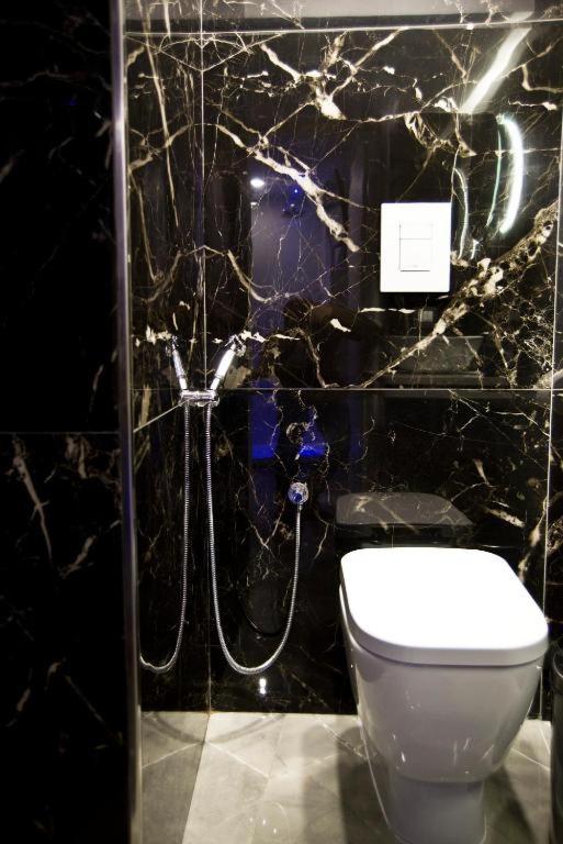 Suite Napoli Sotterranea Con Jacuzzi Bagian luar foto