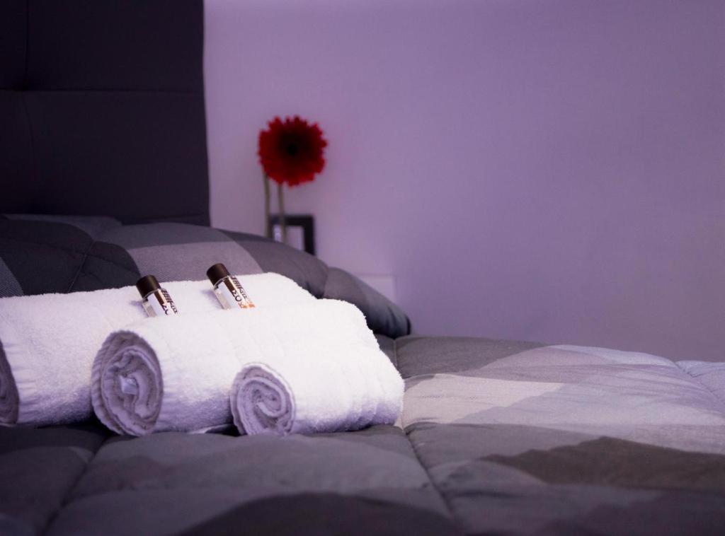 Suite Napoli Sotterranea Con Jacuzzi Bagian luar foto