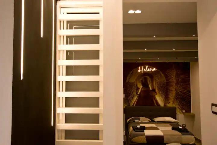 Suite Napoli Sotterranea Con Jacuzzi Bagian luar foto